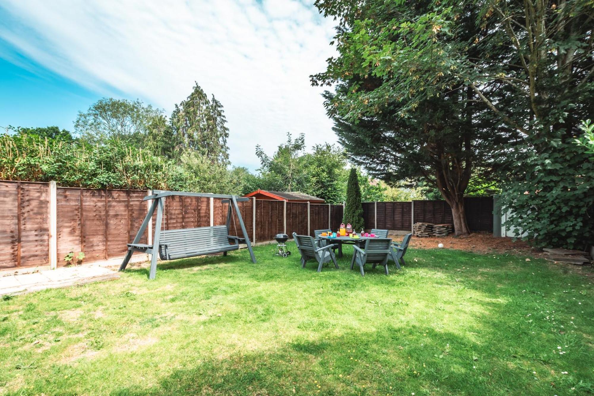 Family Gathering Bungalow Southampton Bagian luar foto